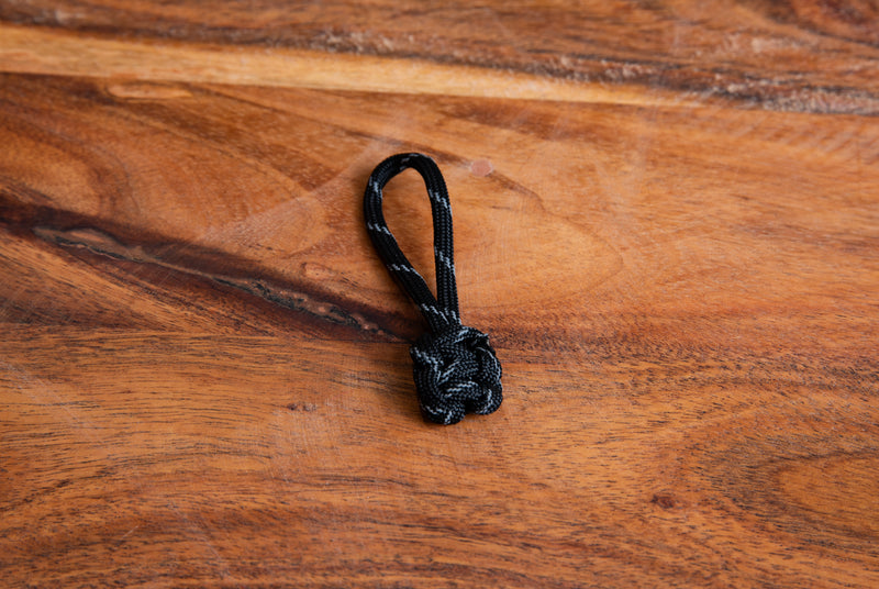 Black Reflective Paracord Zipper Pulls